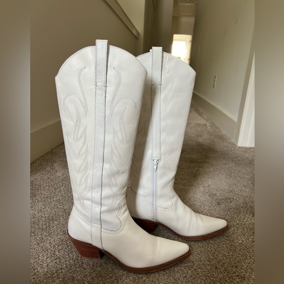 Women’s white cowboy boots - Picture 2 of 9